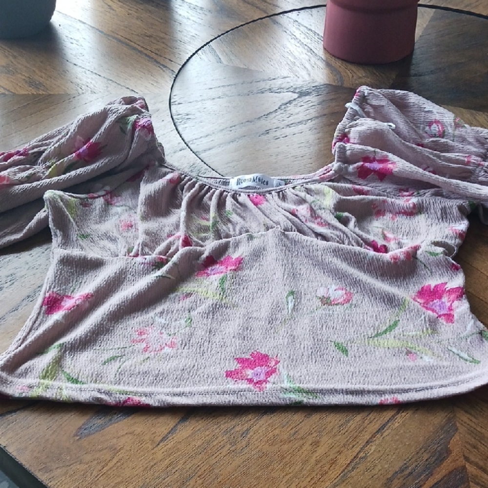 Roommates Pink Floral Puff Sleeve Blouse